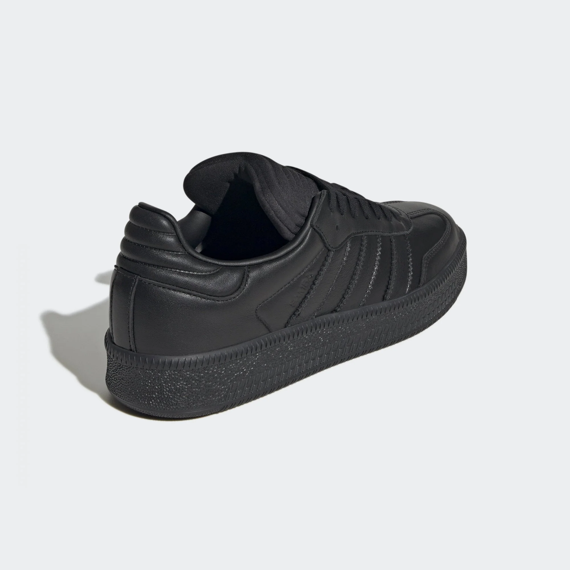 Samba XLG - Core Black - Image 3