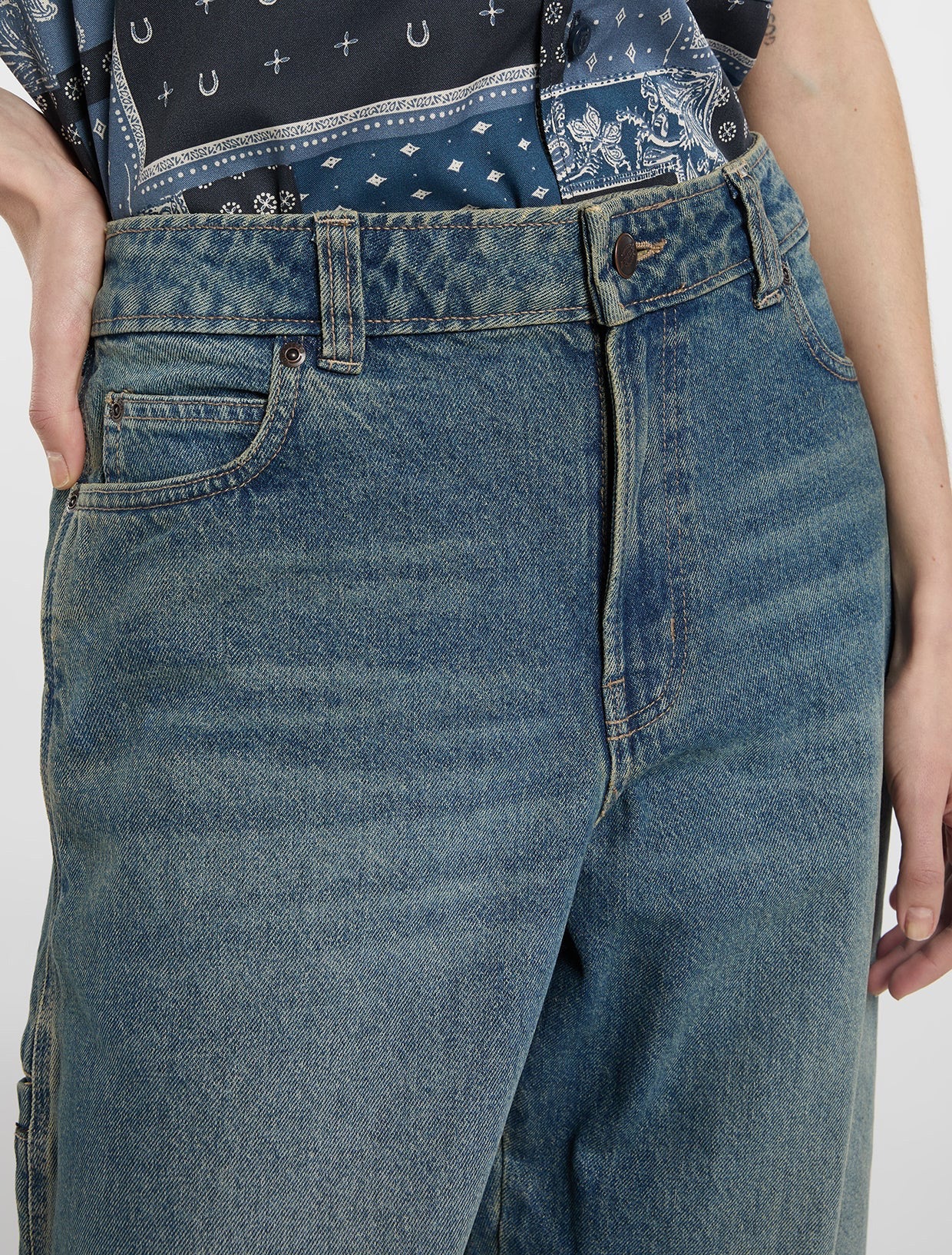 Women's 957 Loose Tapered Work Jeans - Khaki Tinted Blue - Image 6