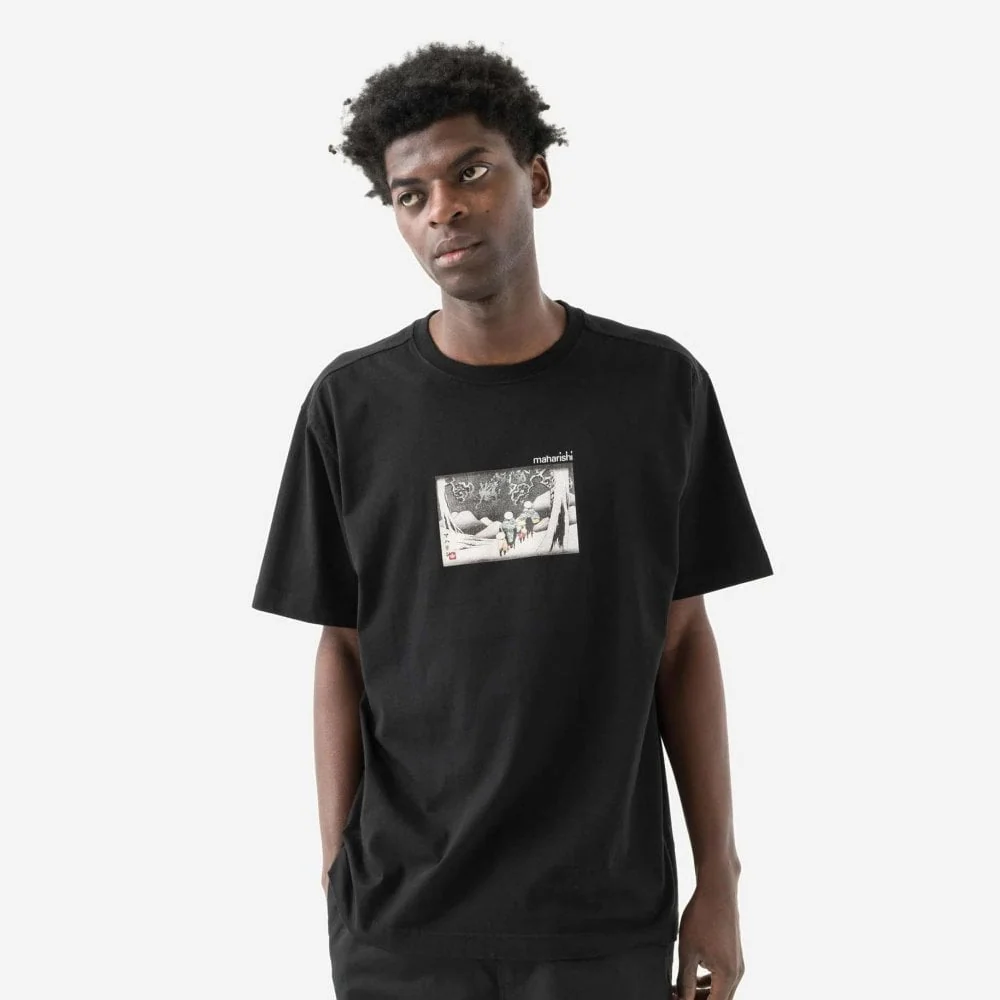 2213 Travellers In Snow T-shirt - Image 2