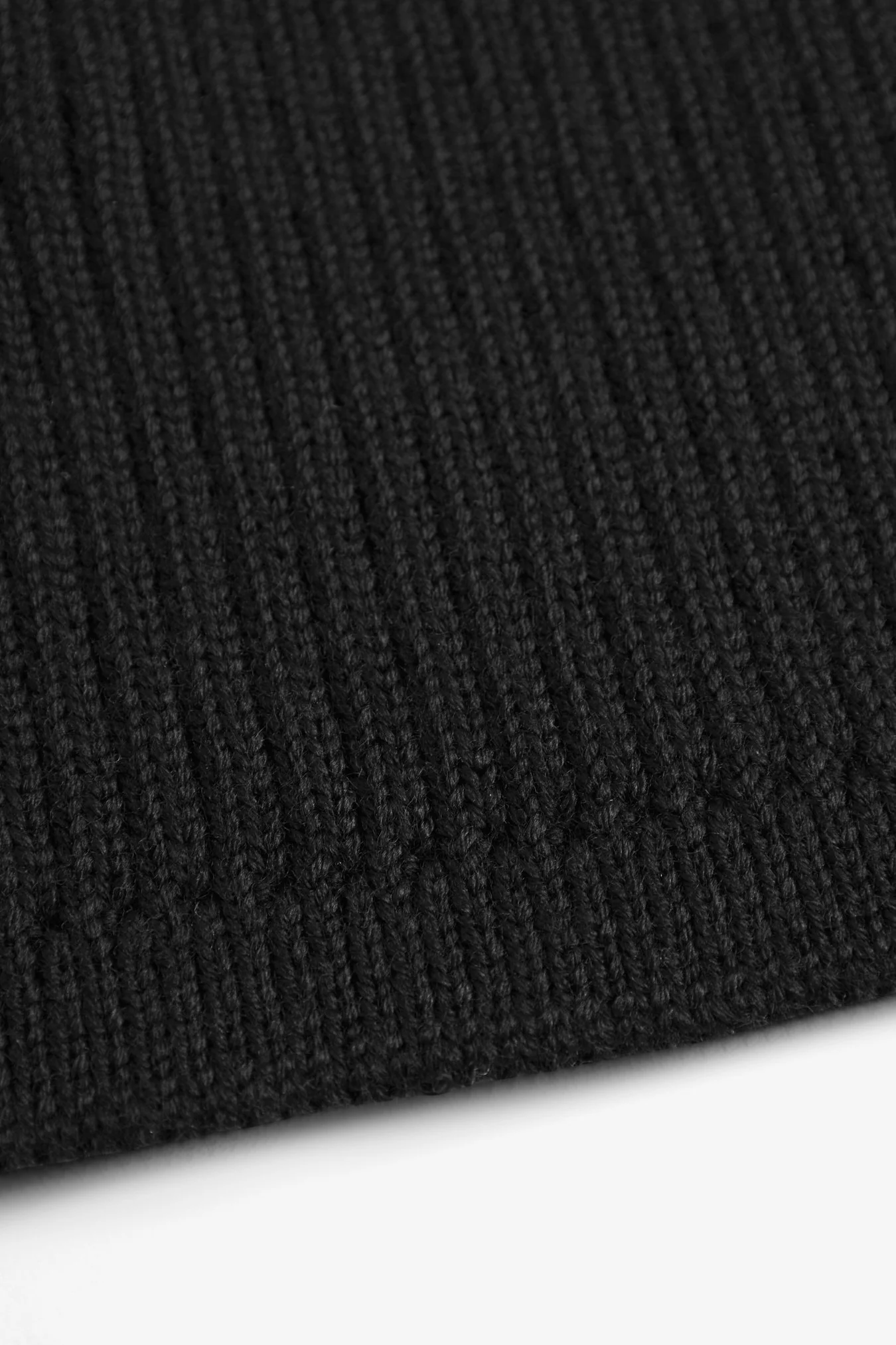 Tech Merino Ribbed Beanie - All Black - Image 3