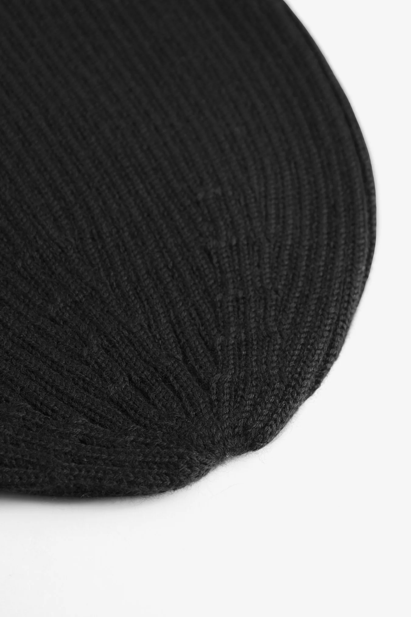 Tech Merino Ribbed Beanie - All Black - Image 4