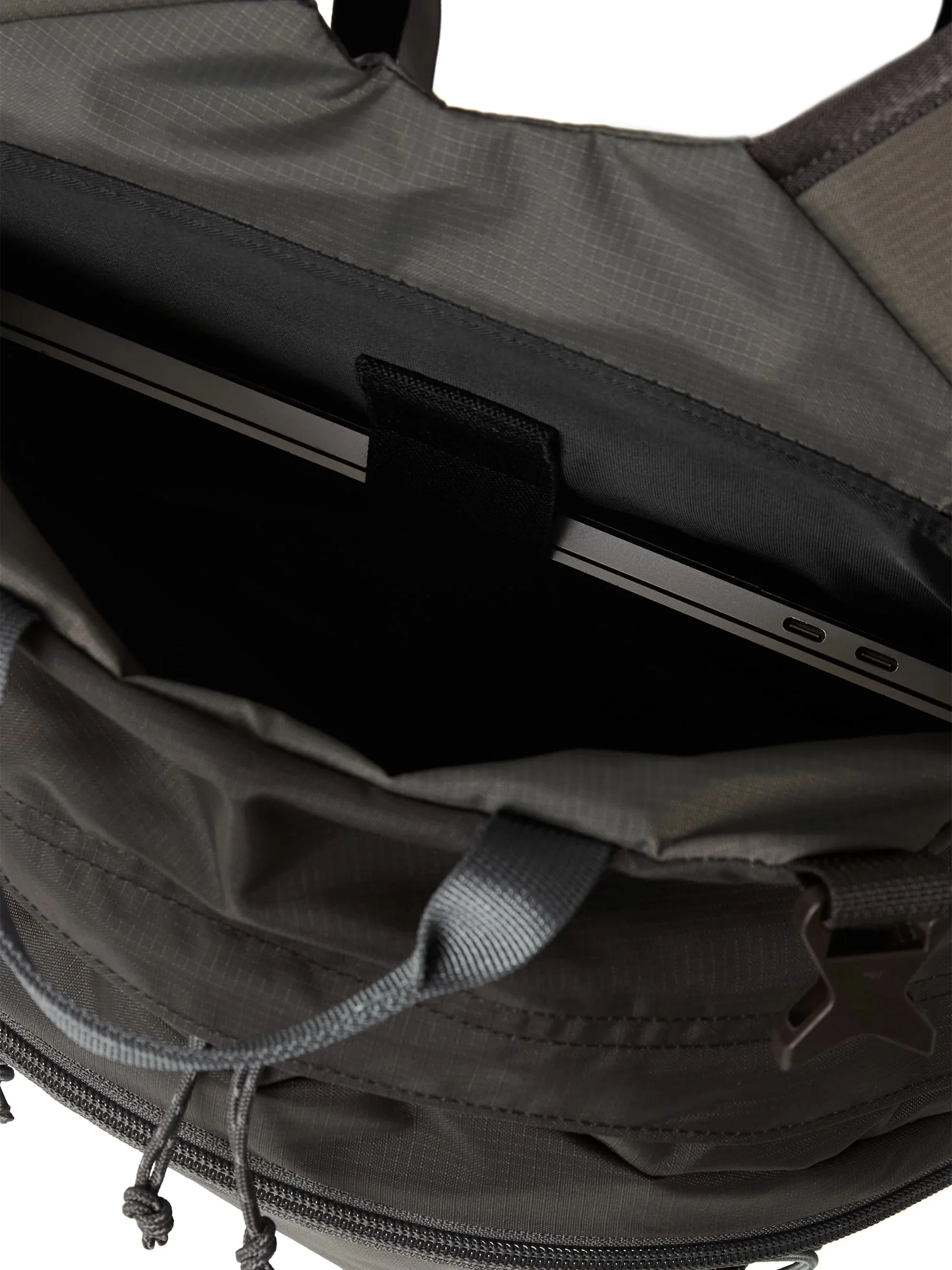 SP-Logo Field Backpack 28 - Charcoal - Image 9